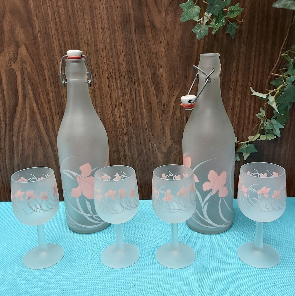 🕰 Cerve Frosted Glass Bottles w/ Stoppers & 4 Drinking Glasses, Italy